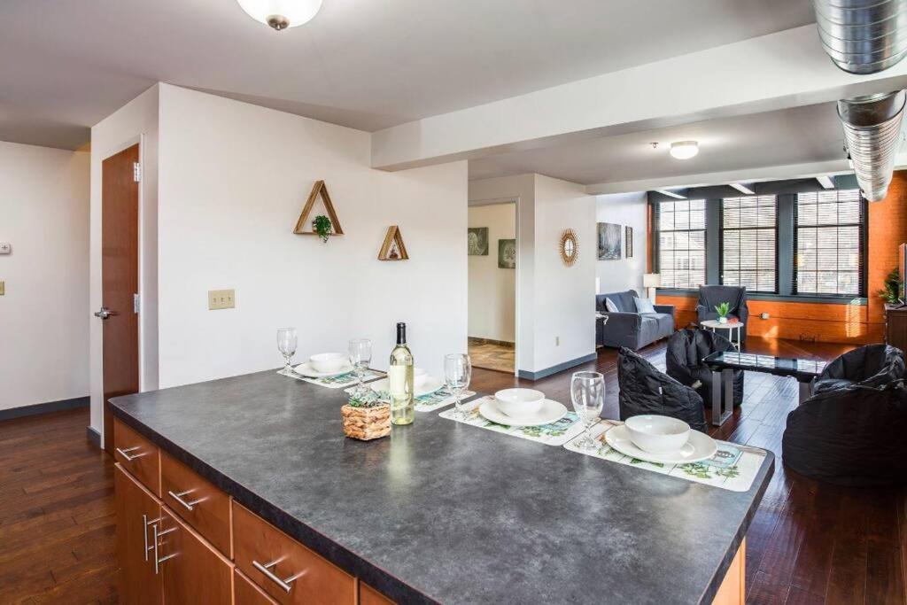 로체스터 Centric Modern Loft W/ King Beds & Smart Gametable 빌라 외부 사진